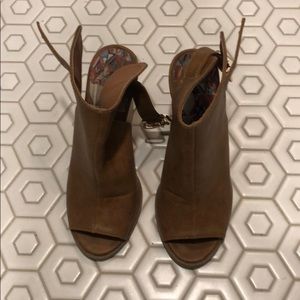 tan open toe buckle back heels